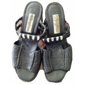 BRIGHTON size 6.5 M Sandals Black Embossed leather